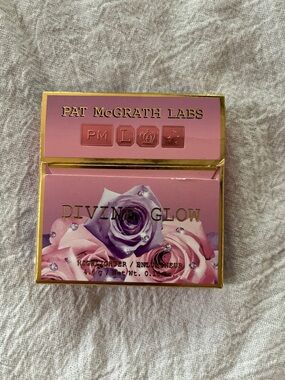 Pat McGrath Divine Glow Highlighter Palette - Venus Nectar